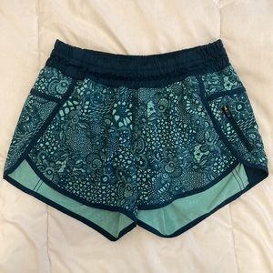 Lululemon Running Shorts Navy x Green Size 6